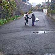 03 おててつないでお手伝い